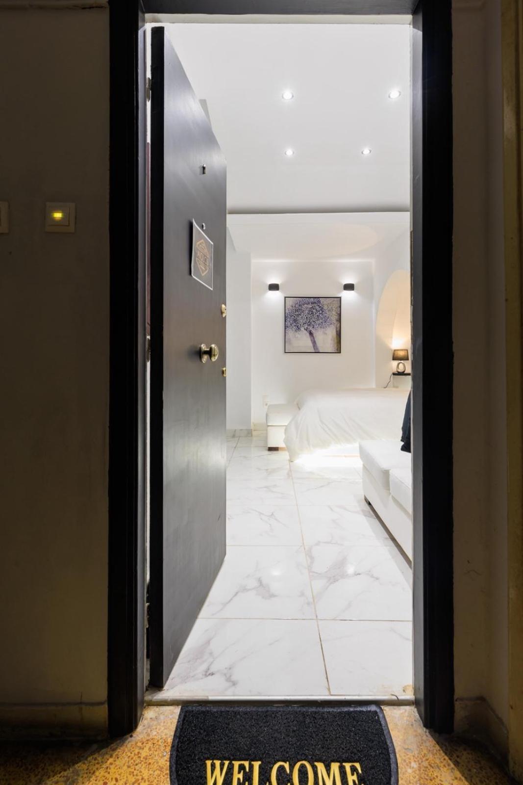 Aiolos Luxury Apartment Under Acropolis In Plaka アテネ エクステリア 写真