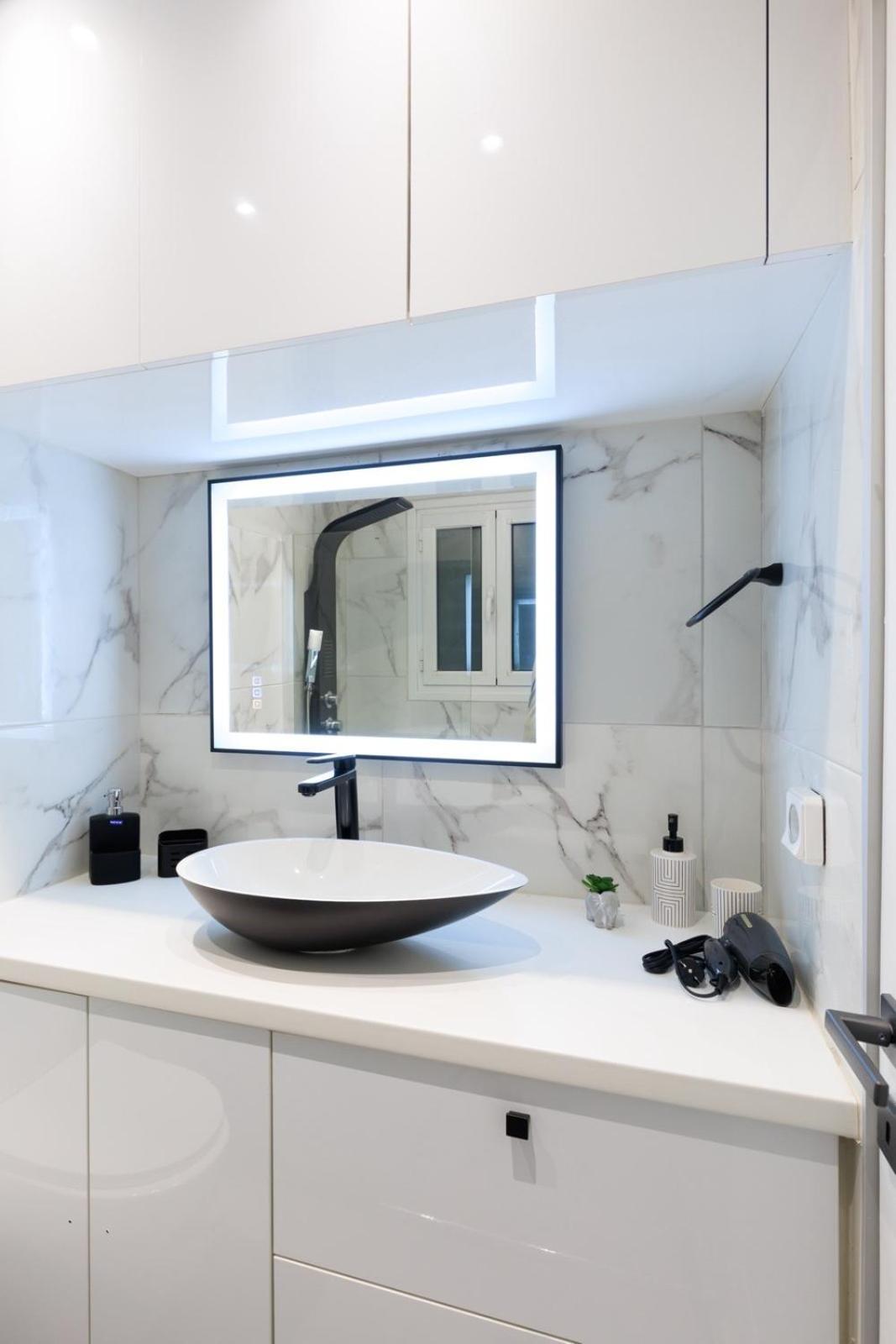 Aiolos Luxury Apartment Under Acropolis In Plaka アテネ エクステリア 写真